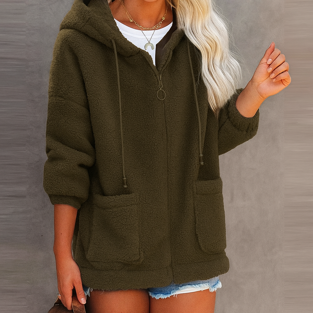 Veste en fleece élégante Nordberg de Danoir Paris, noire, pour femme, détail doux et moderne, vue de face.
