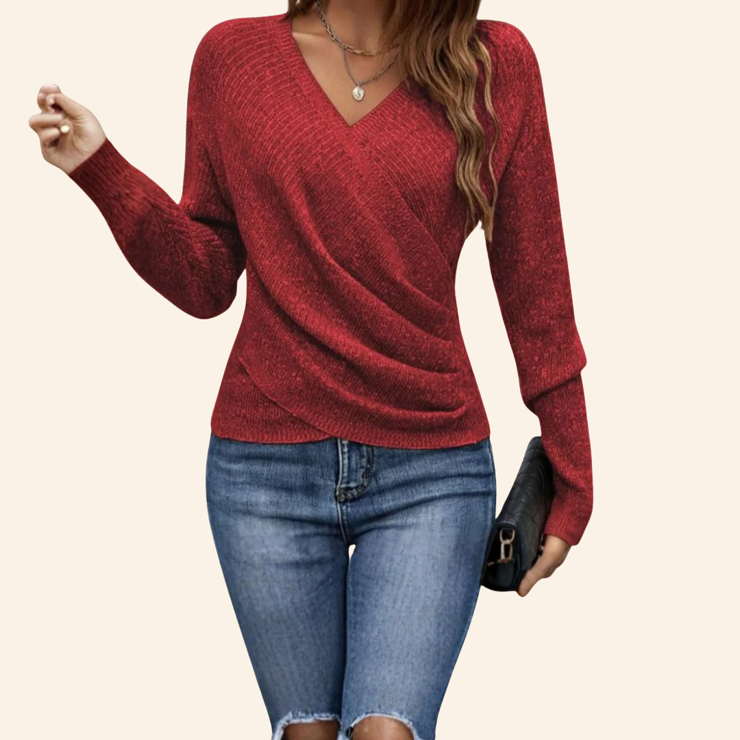 Haut enveloppant élégant Jasmijn beige de Danoir Paris, style féminin et sophistiqué, porté en mode décontractée ou chic.