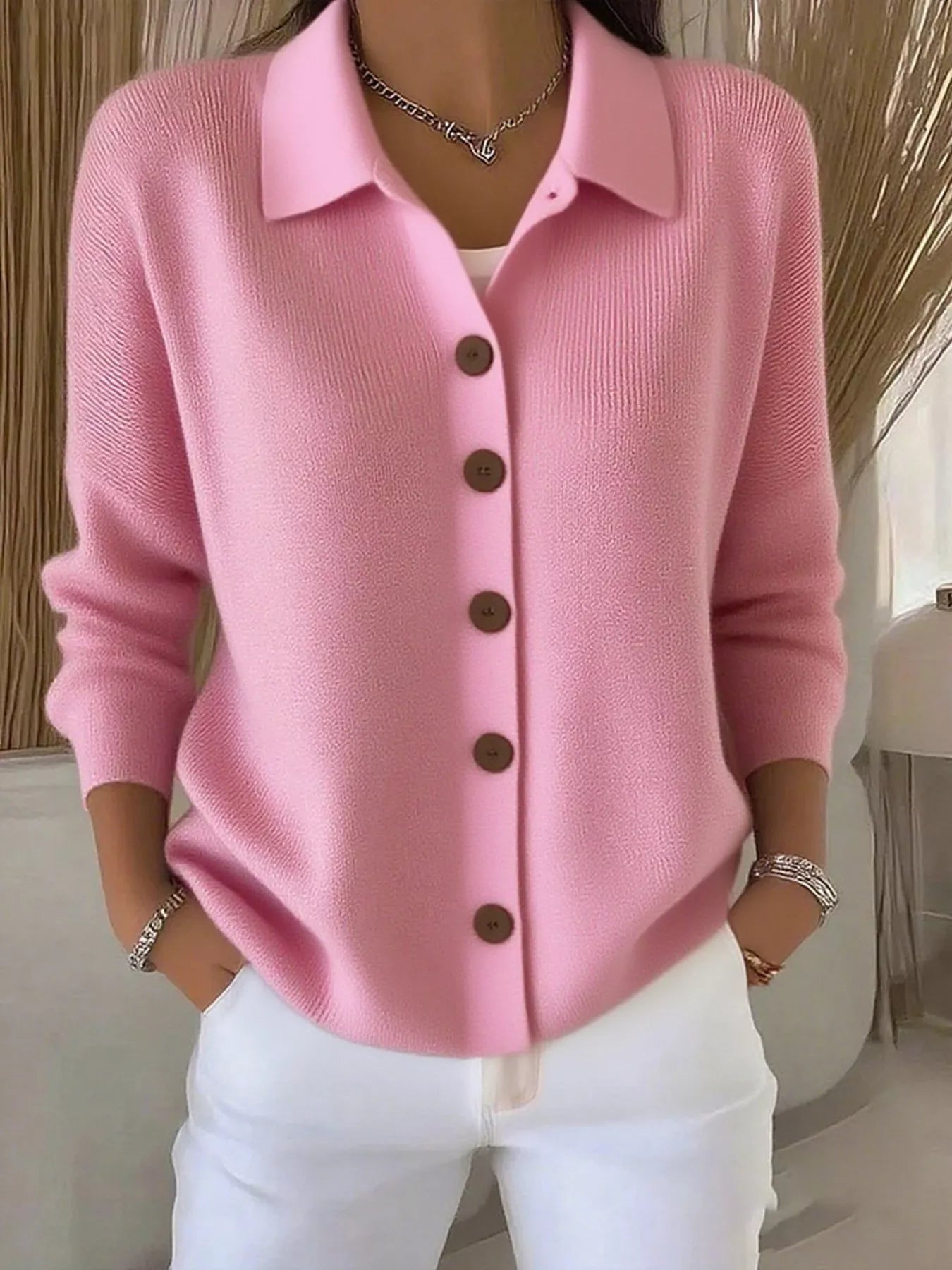 Blouse élégante gris et blanc Mila de Danoir Paris, tissu fluide et confortable, pour un style chic et décontracté.