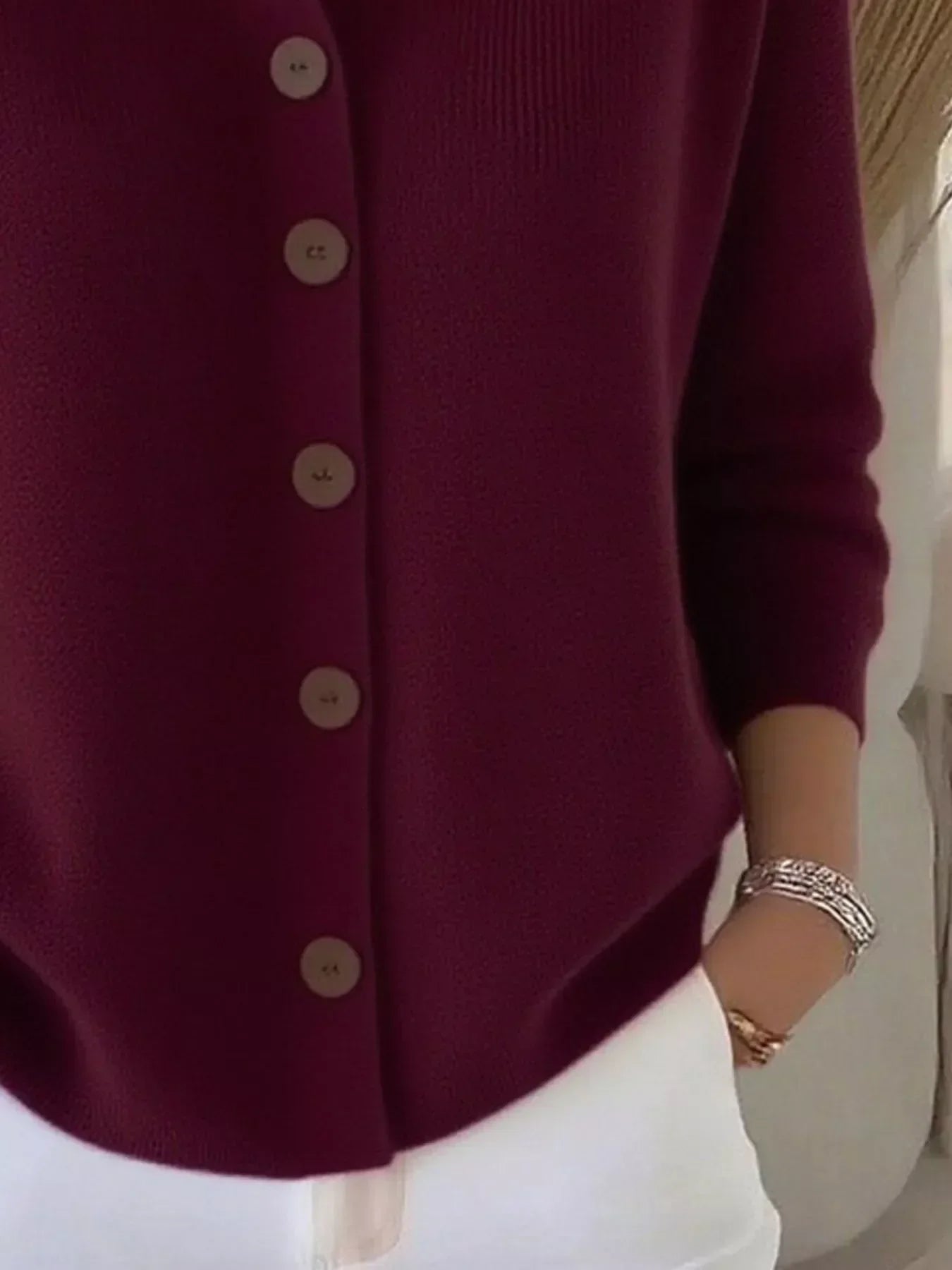 Blouse élégante et confortable Mila de Danoir Paris en tissu gris et blanc, taille S, avec détails sophistiqués.