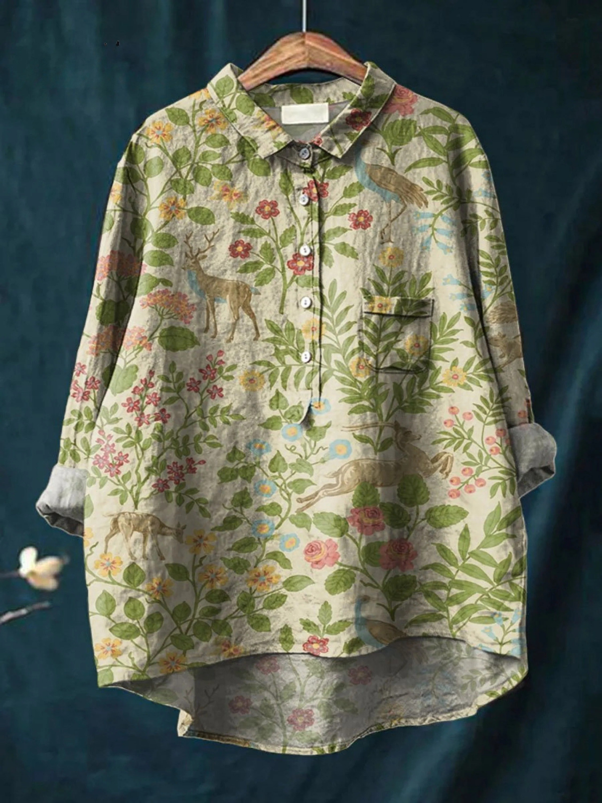 T-shirt floral léger Danoir Paris Géorgie en vert, style décontracté, motif fleuri, tissu léger pour un look frais et élégant.