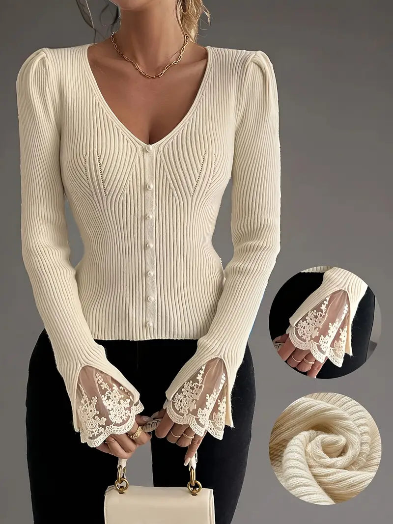 Pull chic en dentelle rose Elena de Danoir Paris, détail en dentelle délicate, ajusté et élégant pour femme.