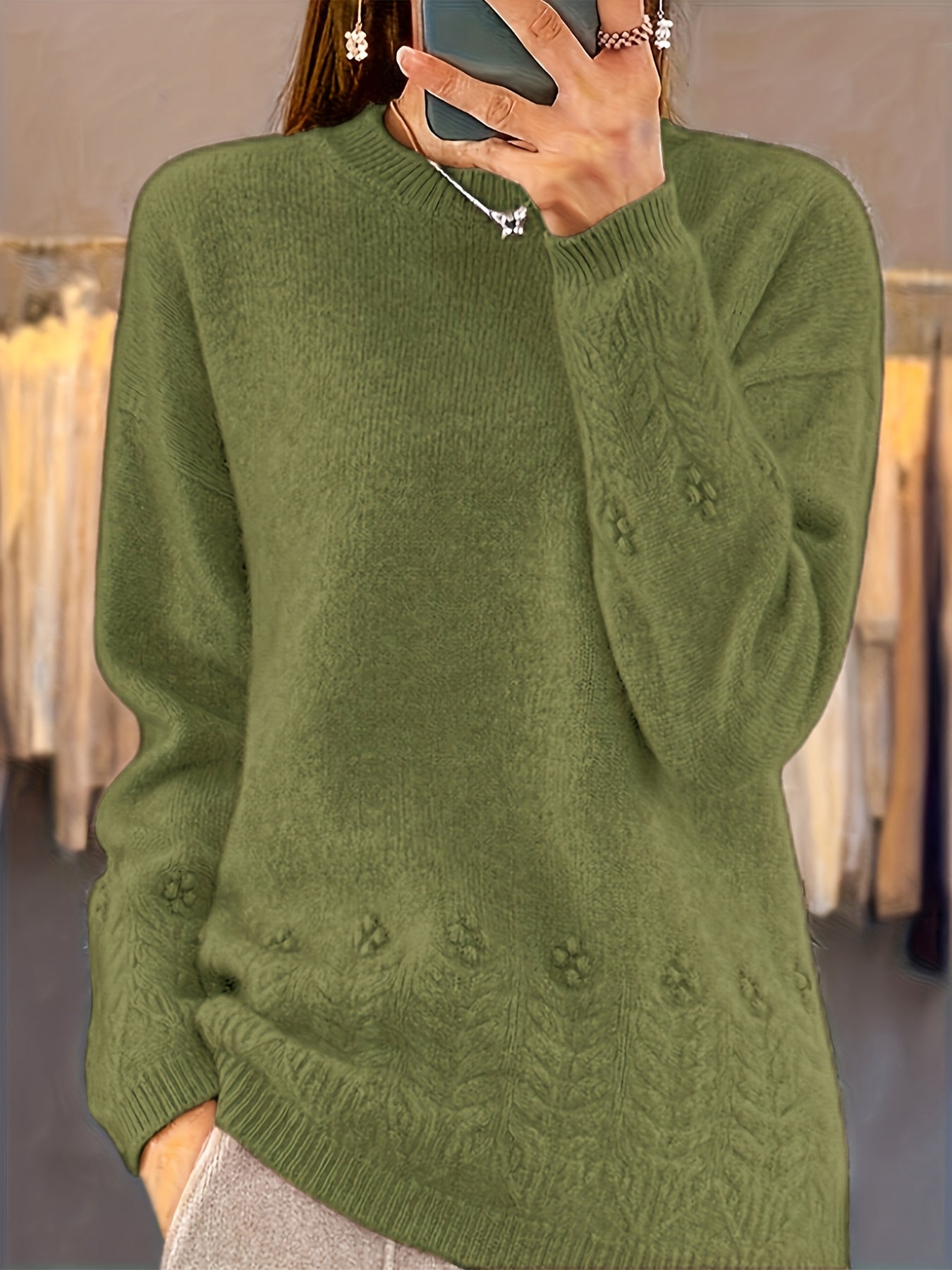 Pull ample doux hivernal Noémie de Danoir Paris en beige, avec texture chaleureuse et coupe décontractée, pour femme.