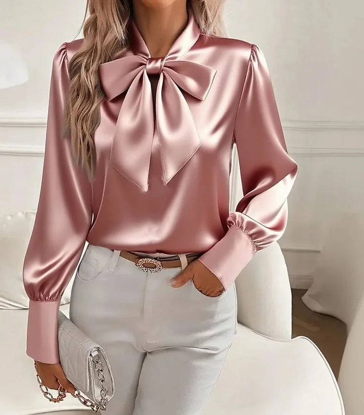 Blouse satinée blanche Nariyah de Danoir Paris, élégante et fluide, vue de face.