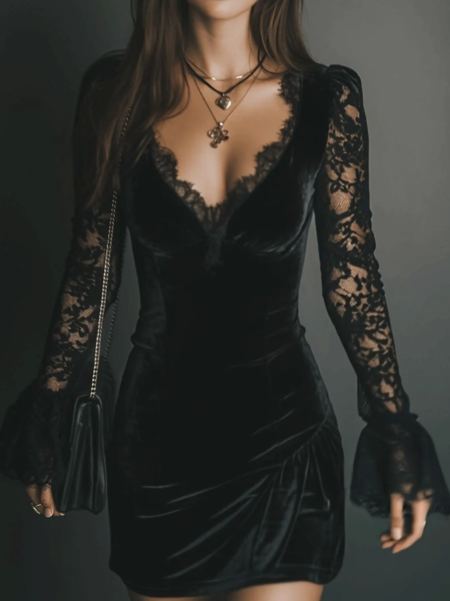 Robe en velours noire Luna de Danoir Paris, élégante et fluide, parfaite pour une tenue sophistiquée et moderne.