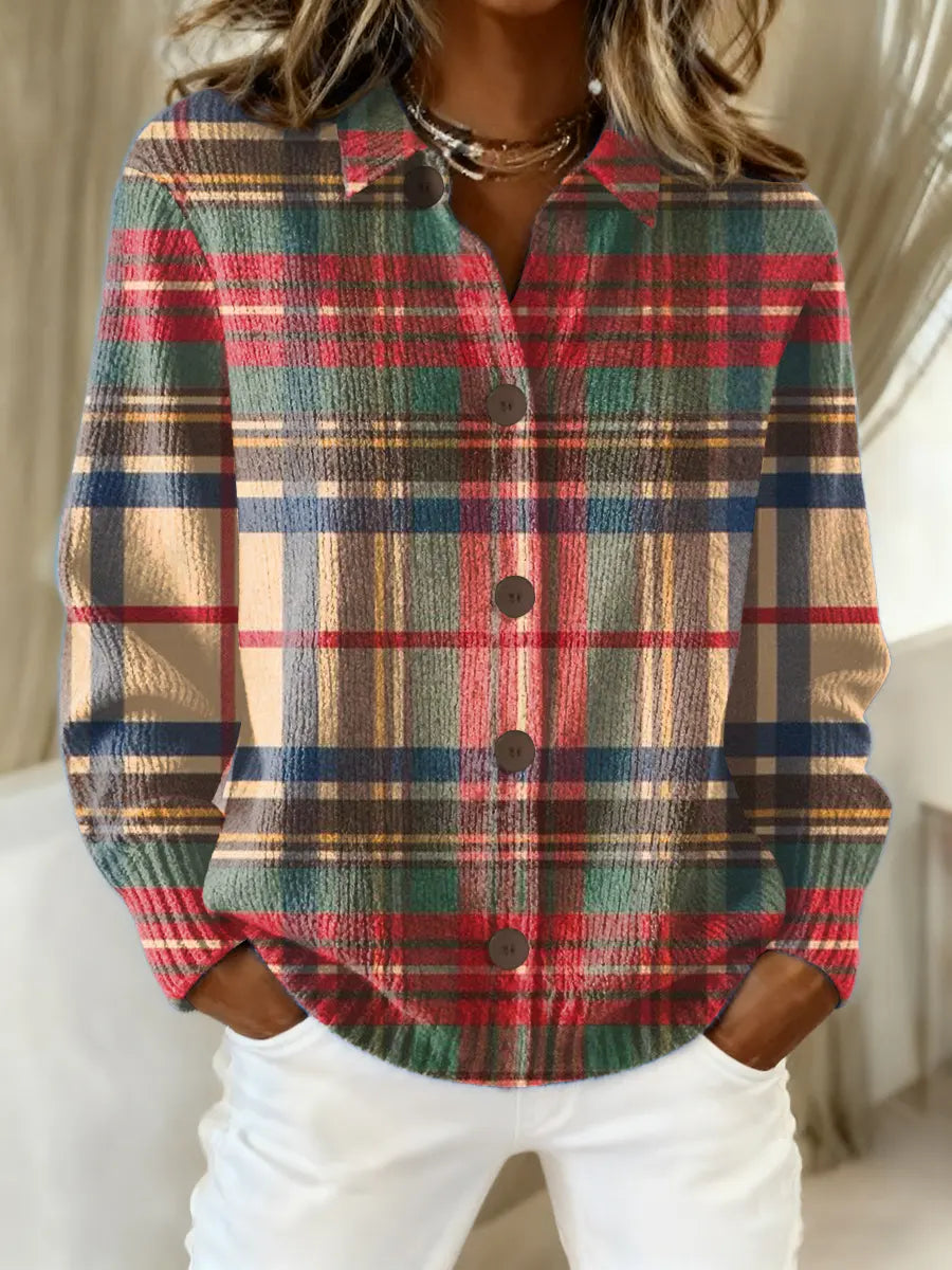 Cardigan à carreaux chic Theresa de Danoir Paris, multicolore rouge, style élégant, porté en détail sur mannequin.