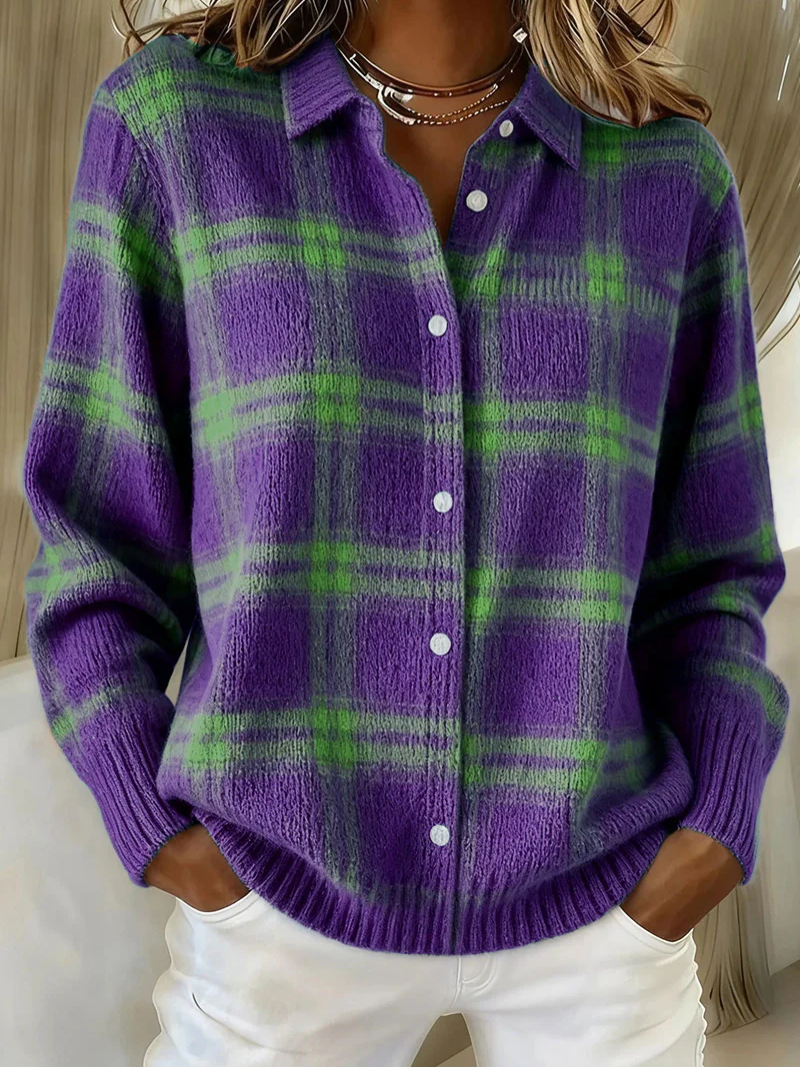Cardigan à carreaux chic Theresa de Danoir Paris, multicolore rouge, porté sur un mannequin.