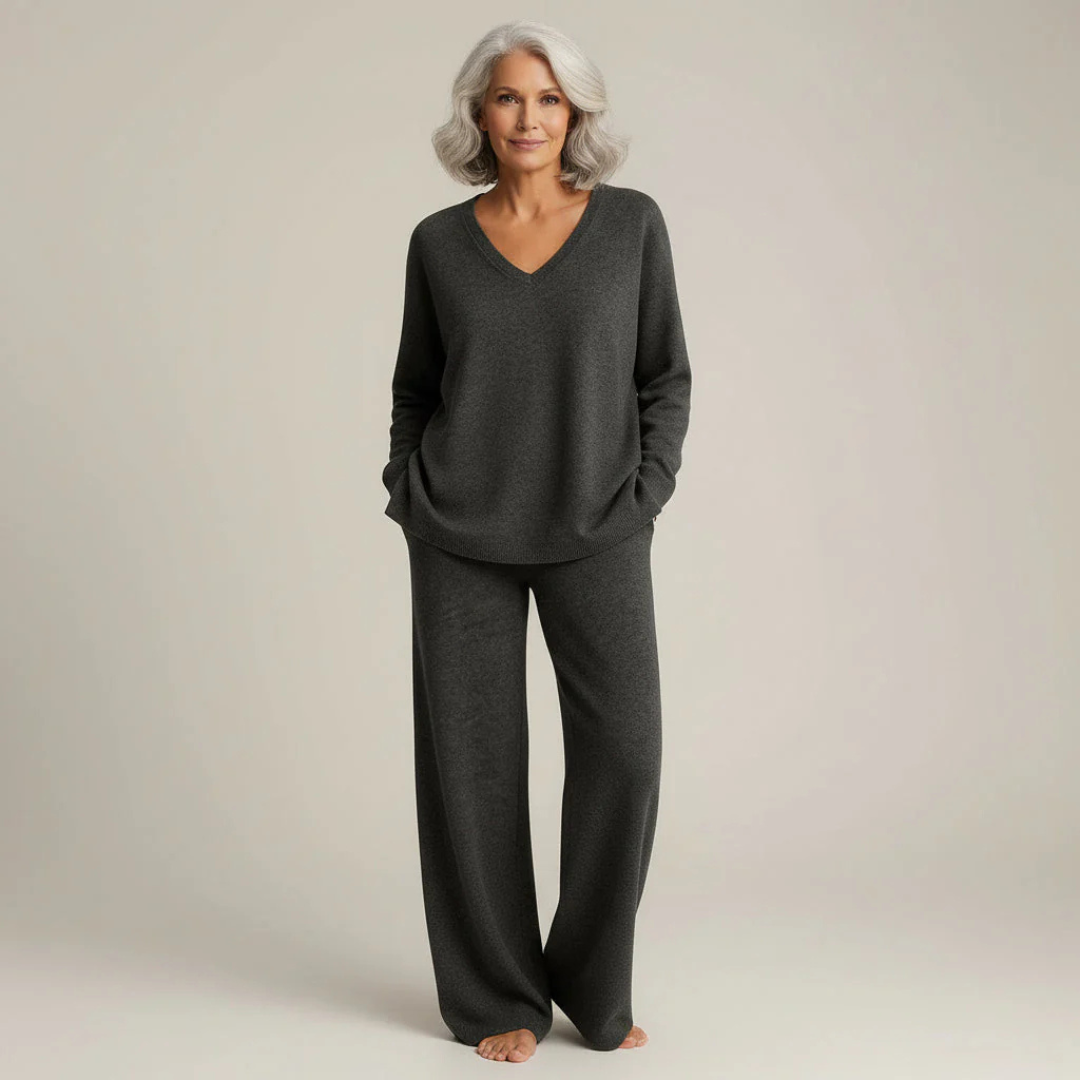 Ensemble élégant et confortable Anny de Danoir Paris en bordeaux, parfait pour un look chic et décontracté.