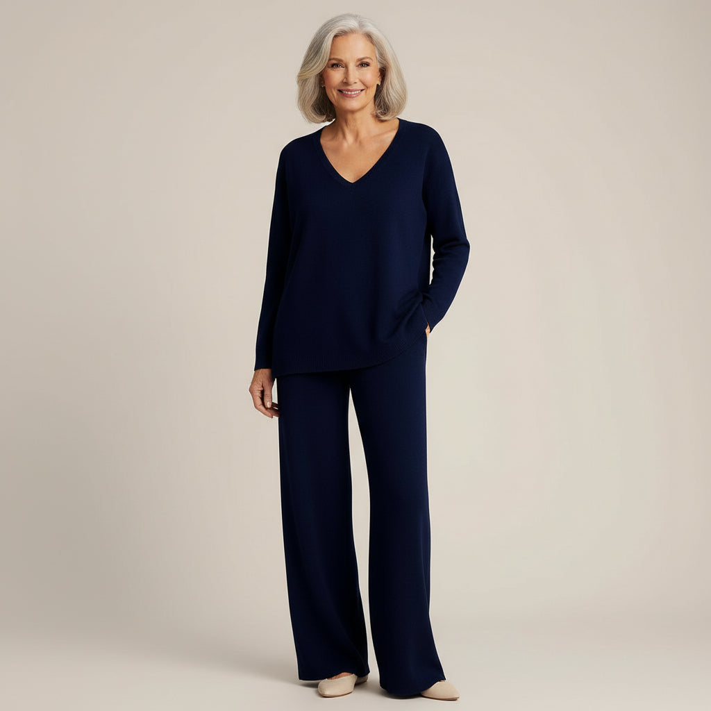 Ensemble décontracté noir Danoir Paris FR1524, vêtement confortable pour un look casual, porté par un mannequin.