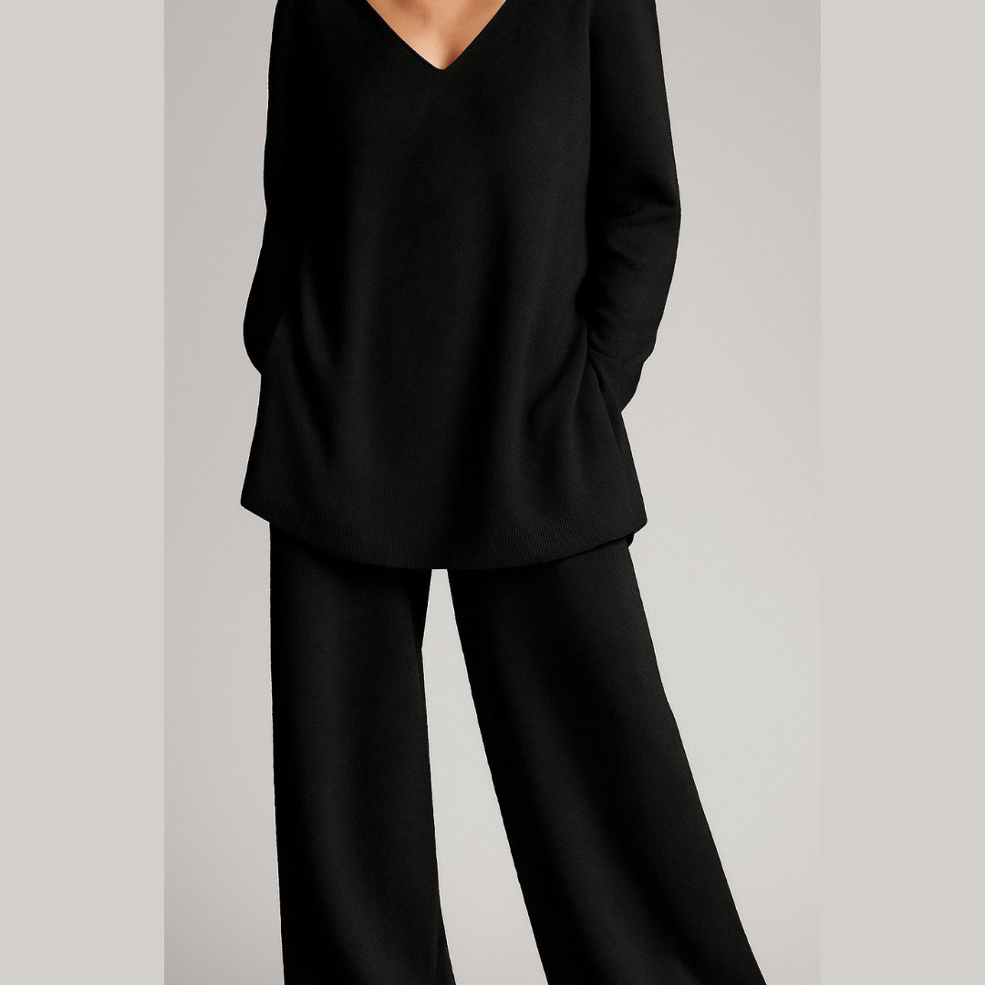 Ensemble chic et confortable Anny de Danoir Paris en noir, vue sur le haut et le pantalon assorti, style élégant et décontracté.