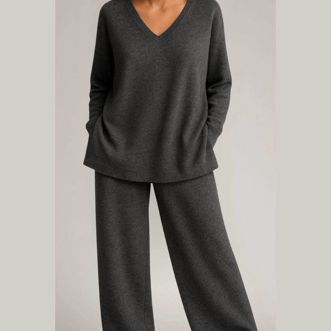 Ensemble chic et confortable Anny de Danoir Paris en noir, veste et pantalon élégants, pour un look sophistiqué et décontracté