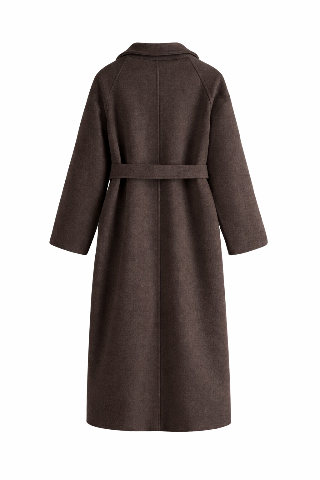 Manteau élégant pour femmes Danoir Paris, modèle Luise, en beige avec coupe sophistiquée, porté par une femme.