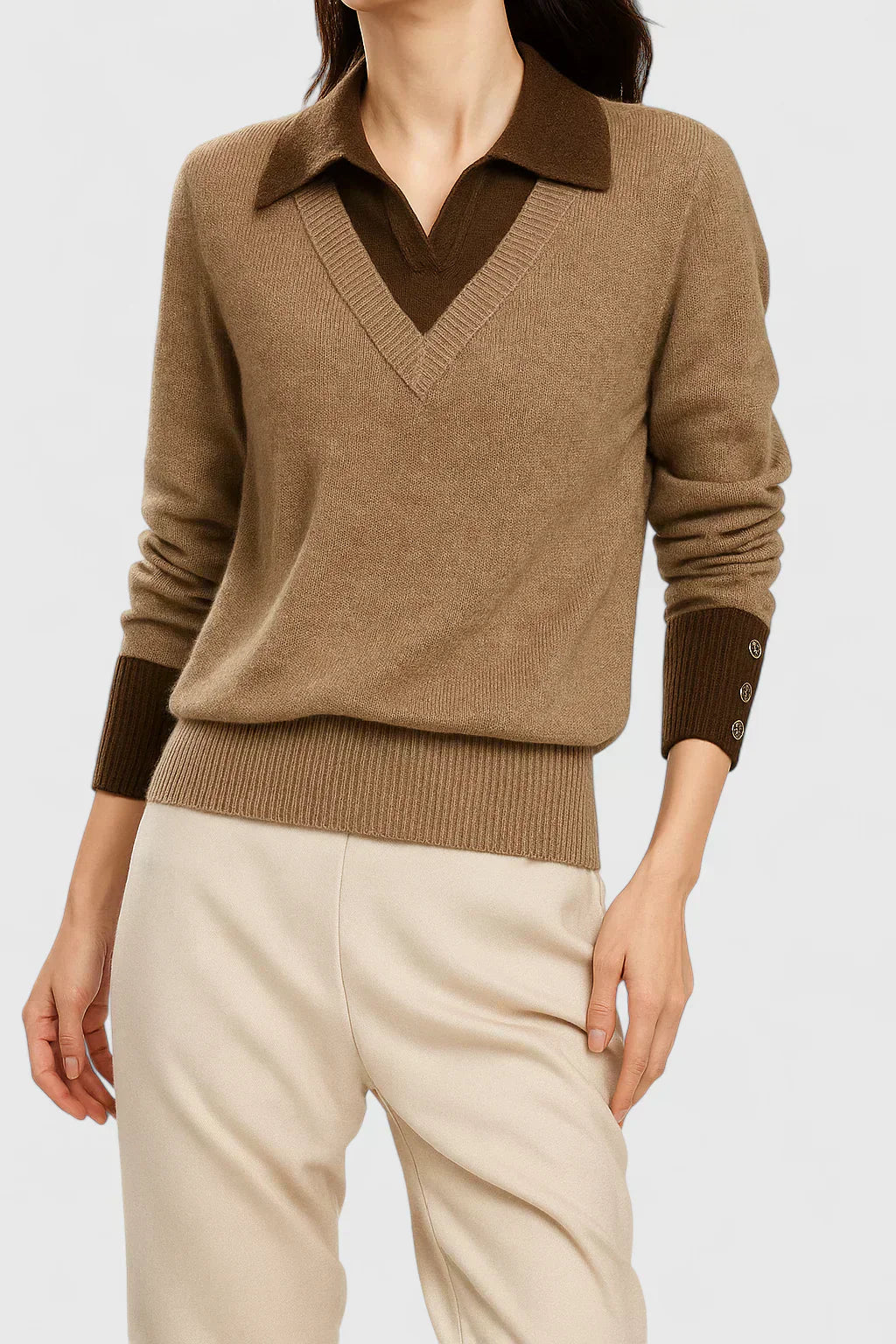 Pull chic en cachemire Jovi de Danoir Paris, modèle FR1558, en couleur élégante, porté sur mannequin.