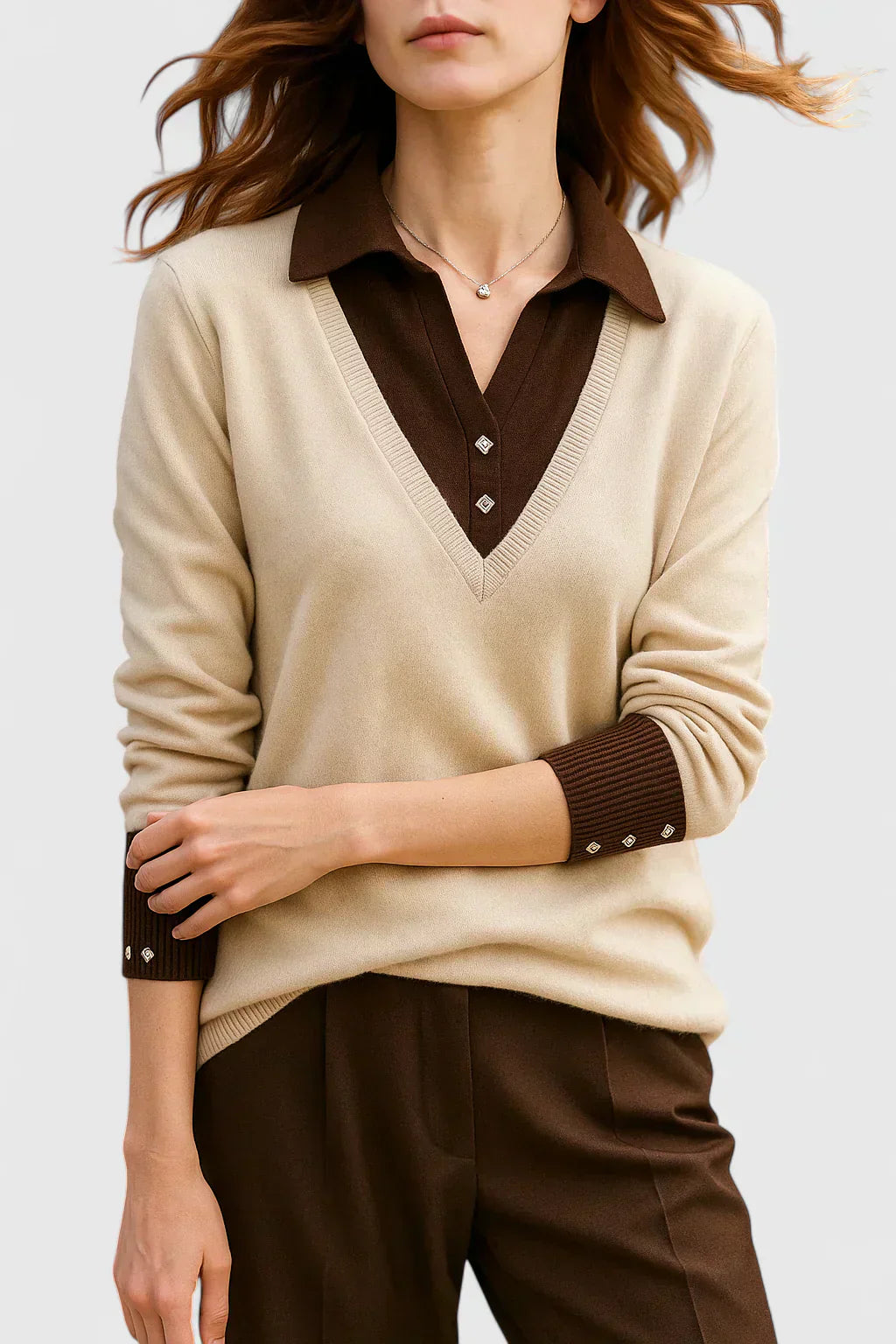 Pull chic italien Jovi de Danoir Paris en marron, style élégant et confortable, tissu doux visible sur l'image.