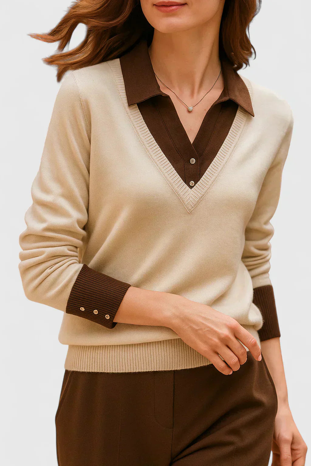 Pull chic italien Jovi de Danoir Paris en marron, coupe élégante et détails sophistiqués.