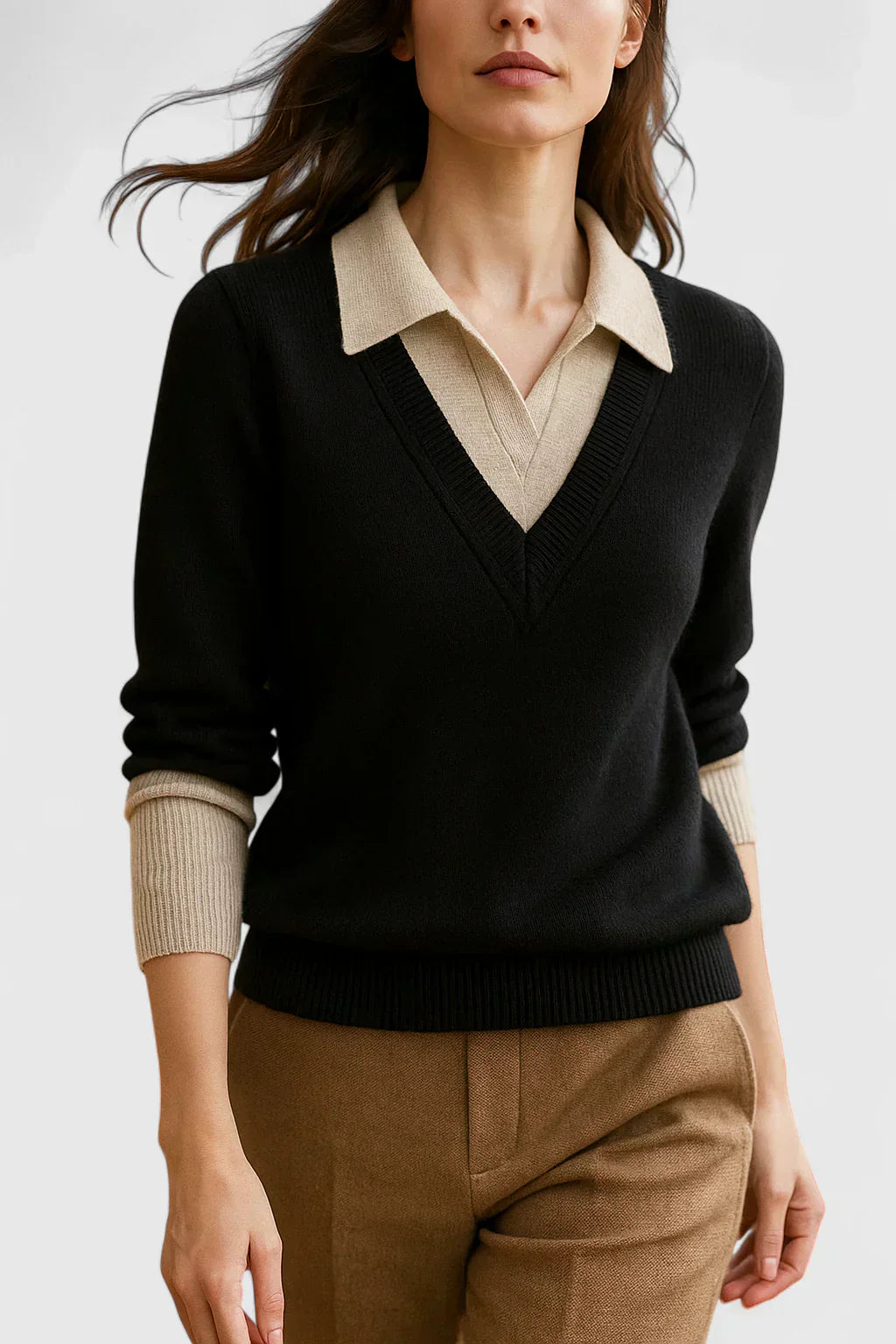 Pull chic italien Jovi de Danoir Paris en marron, col en V et coupe élégante, vue de face.