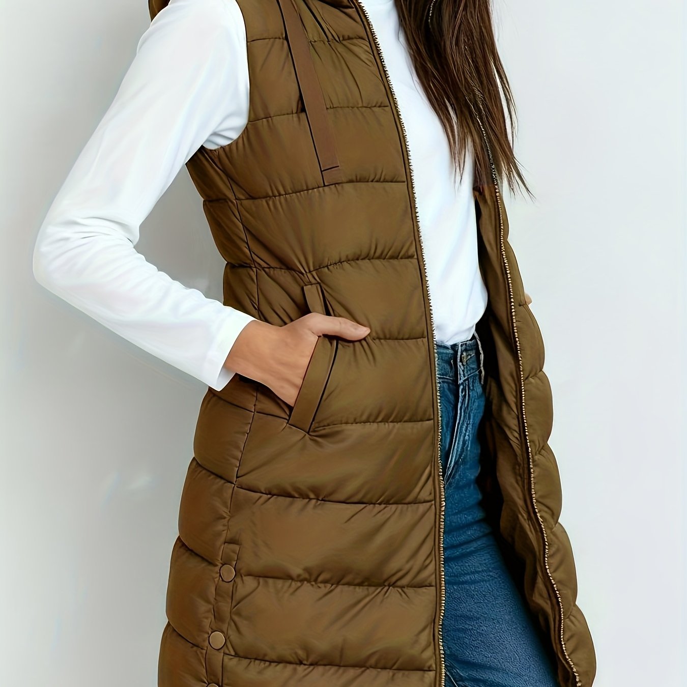 Veste à capuche chic Danoir Paris Emelia, style élégant avec capuche, couleur sombre, pour femme.