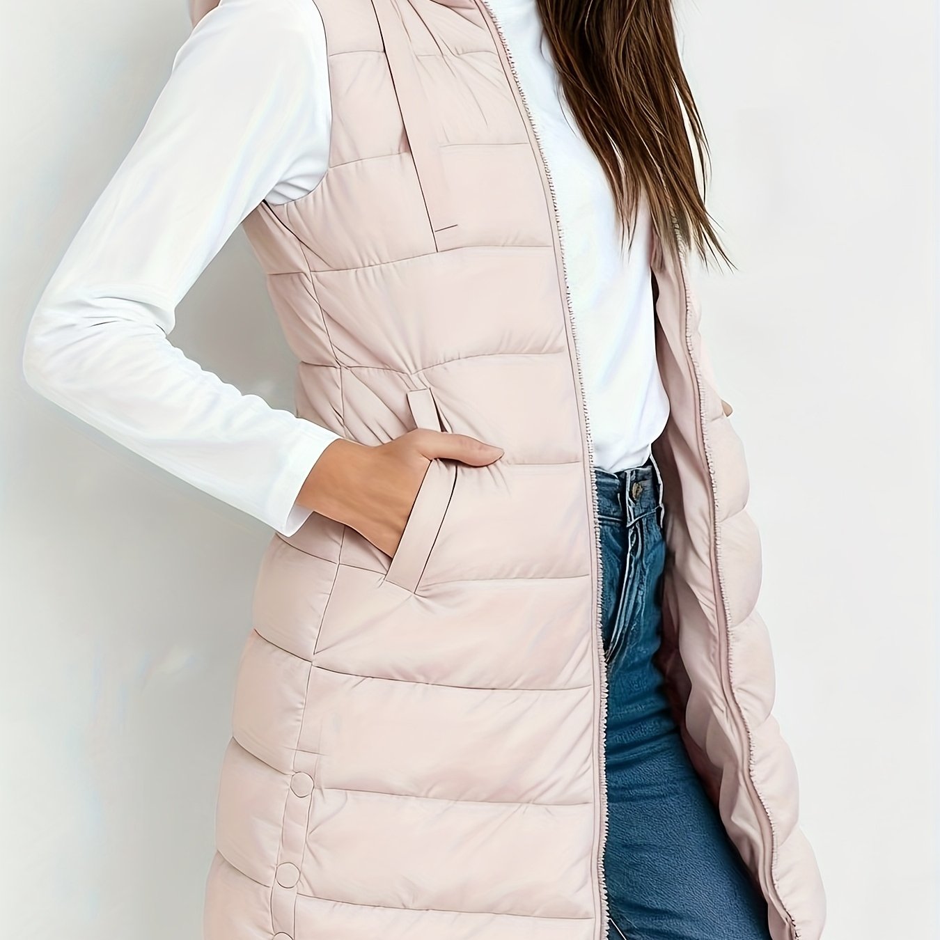 Veste à capuche chic Danoir Paris Emelia, style sombre, en tissu doux, avec capuche et détails élégants.