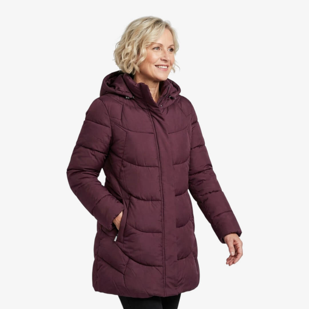 Manteau matelassé rouge Adeline de Danoir Paris, style chic et élégant, avec finition sophistiquée.