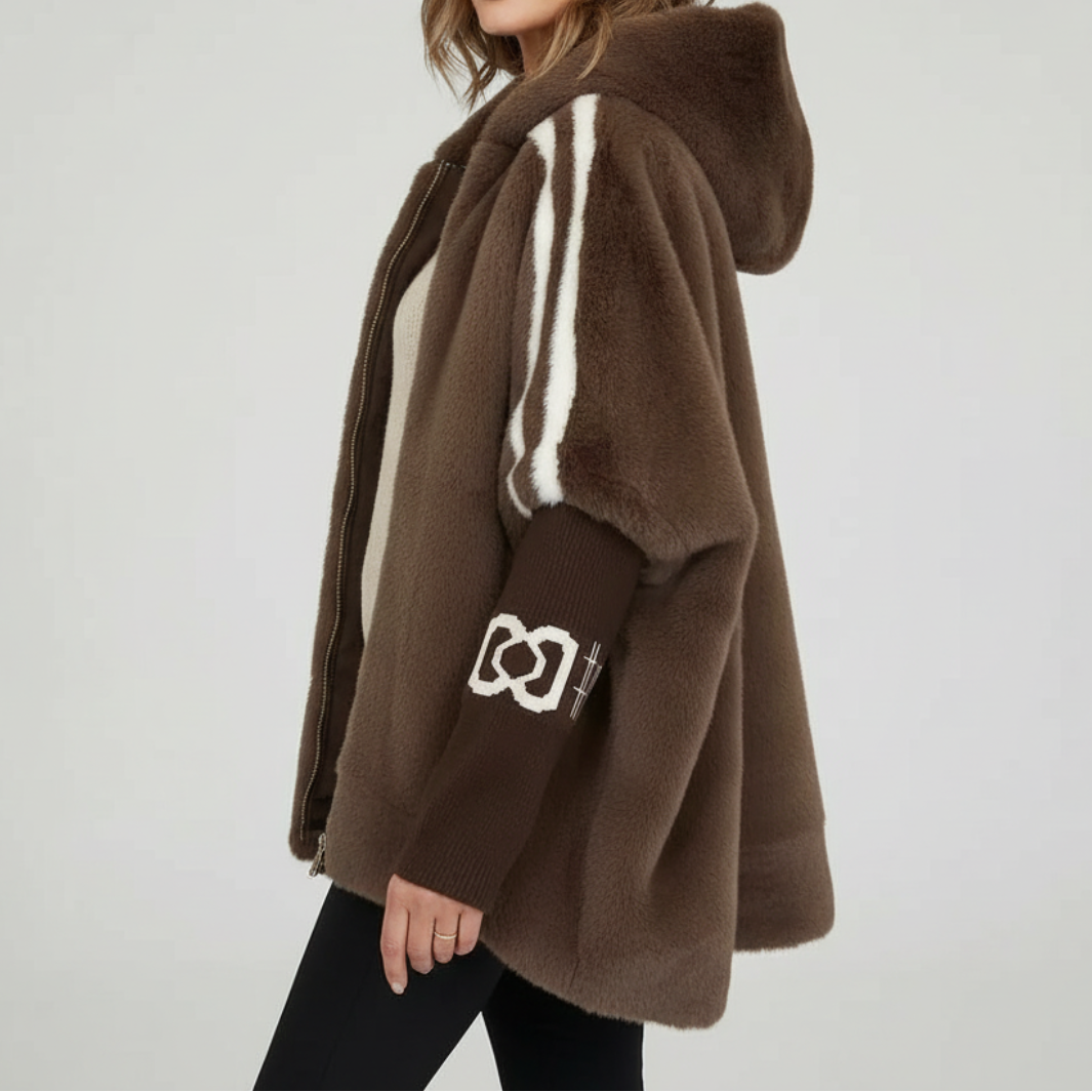 Veste hivernale chic Danoir Paris Brielle en marron, coupe élégante, adaptée pour l'hiver, vue de face.