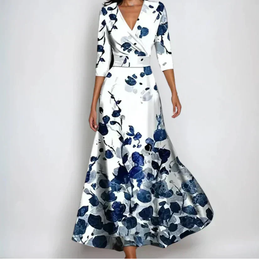 Robe florale de luxe Emily de Danoir Paris en tissu blanc et bleu, avec détails élégants et coupe raffinée.