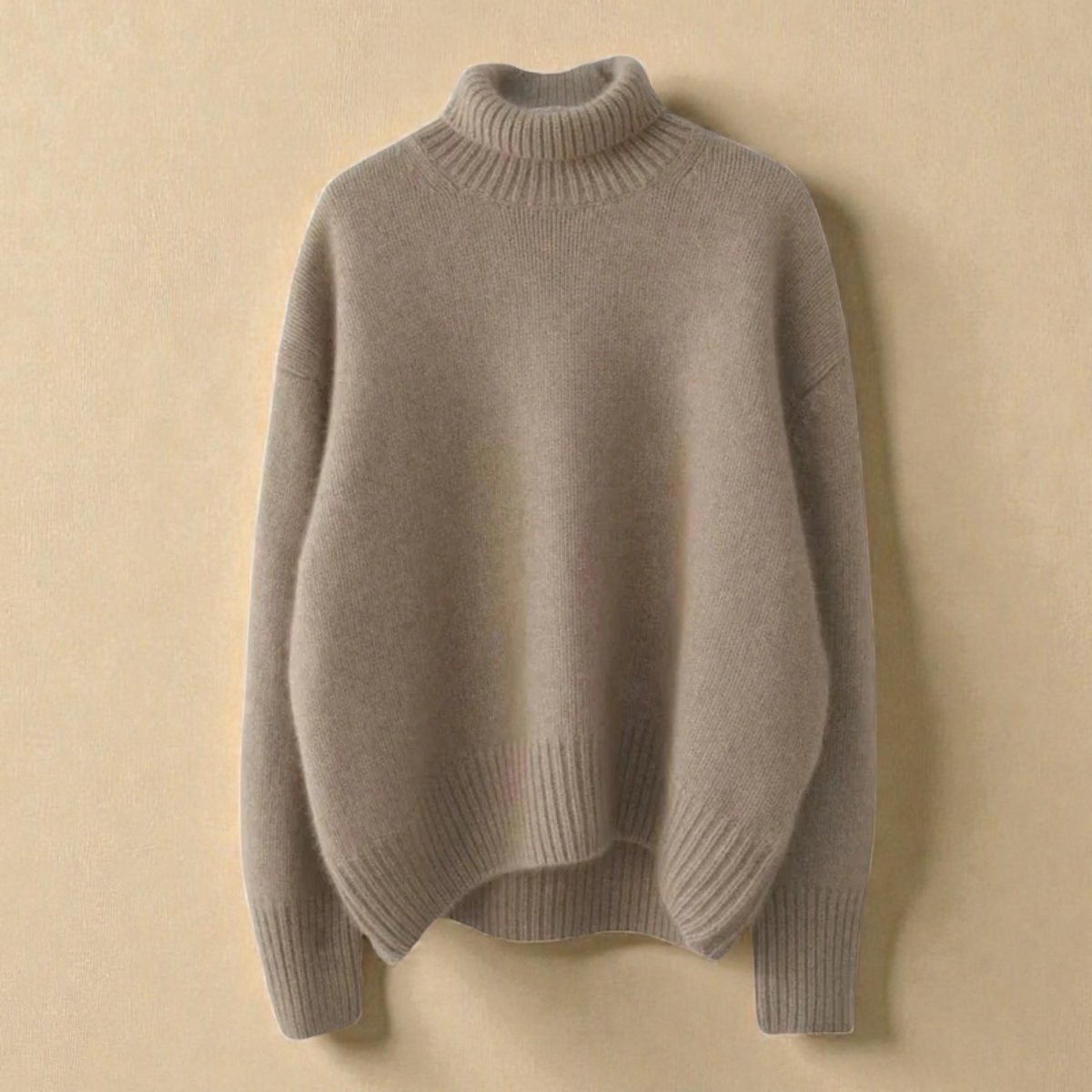 Pull homme Danoir Paris INES en cachemire marron, style chic et confortable, avec col rond et détails élégants.