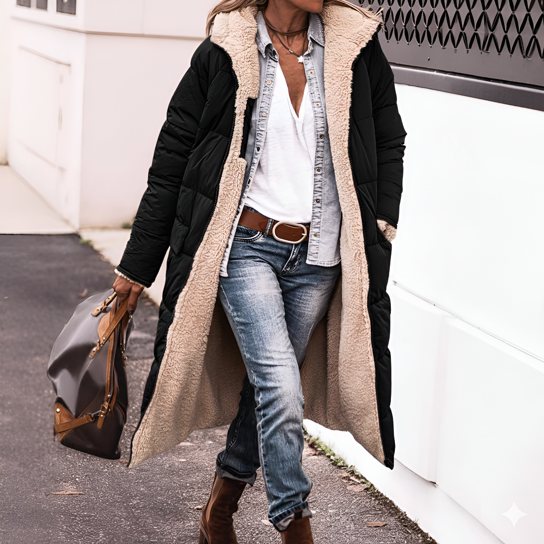 Manteau long réversible vert Danoir Paris Layla, élégant, pour femmes, détail de la texture et finition sophistiquée.