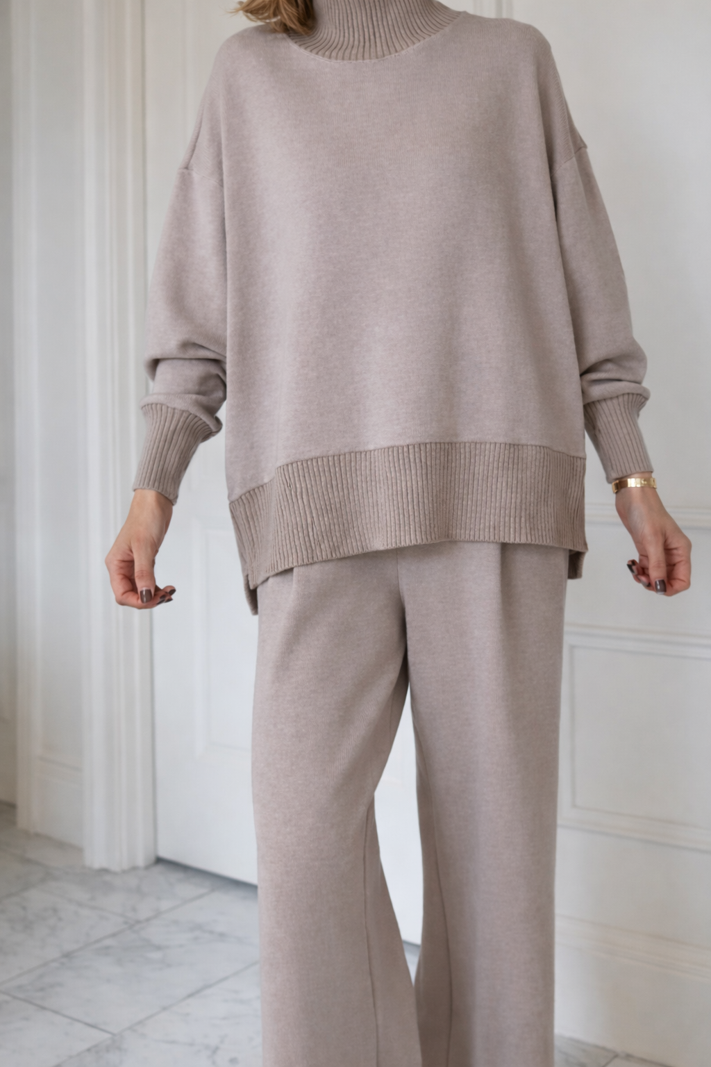 Vêtement décontracté Marianne de Danoir Paris, tenue fluide rouge pour femme, image montrant la silhouette et le tissu léger.