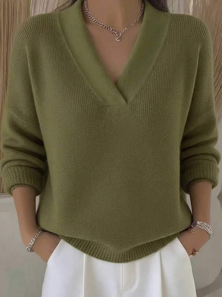 Pull V-neck élégant Faye de Danoir Paris en rouge, tissu doux et finition soignée, pour un style chic et raffiné.