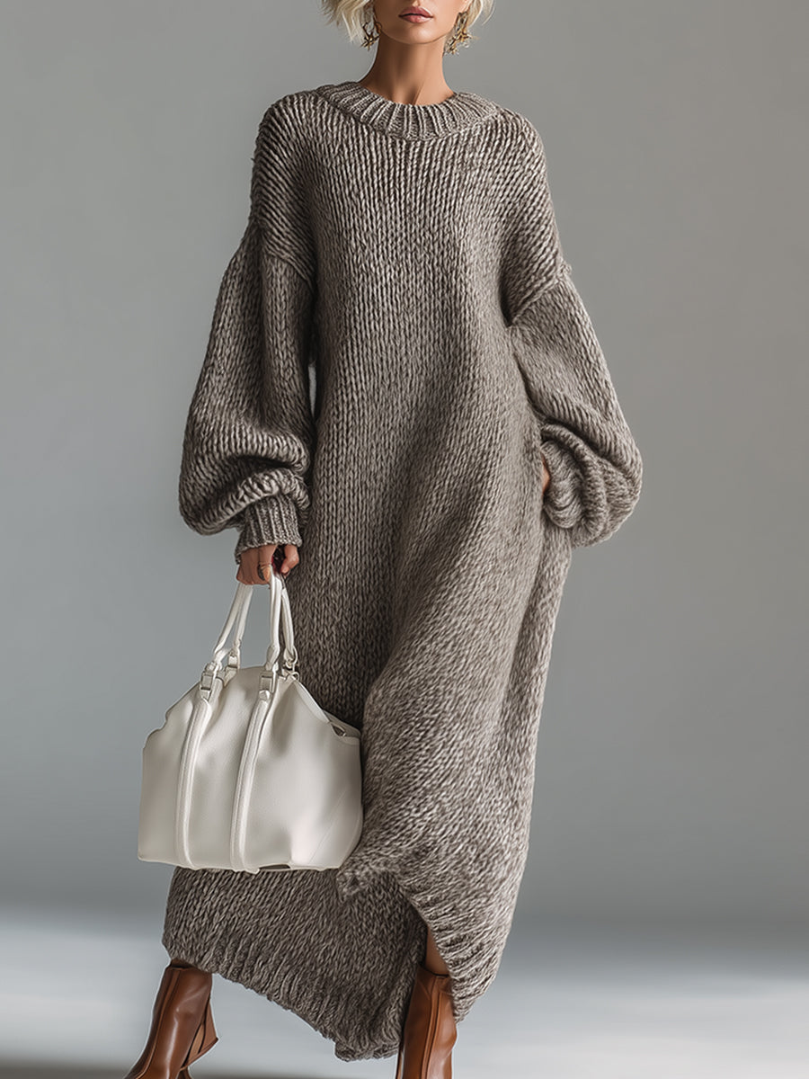 Robe maxi élégante Danoir Paris Emilia en kaki, longue robe fluide avec détails sophistiqués, vue de face.
