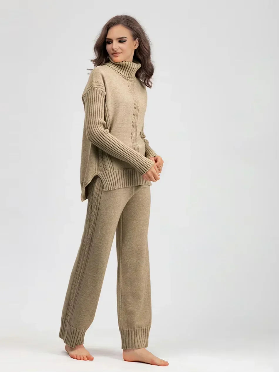 Ensemble tricoté chic Vianna de Danoir Paris, rose, composé d’un haut et d’un pantalon pour un look élégant.