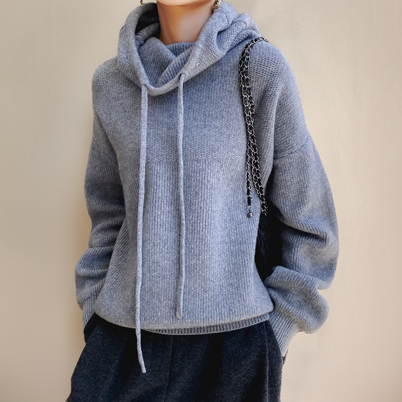 Pull-over oversize vert Danoir Paris Loren FR816, style chic, vu en gros plan avec détails de la texture.