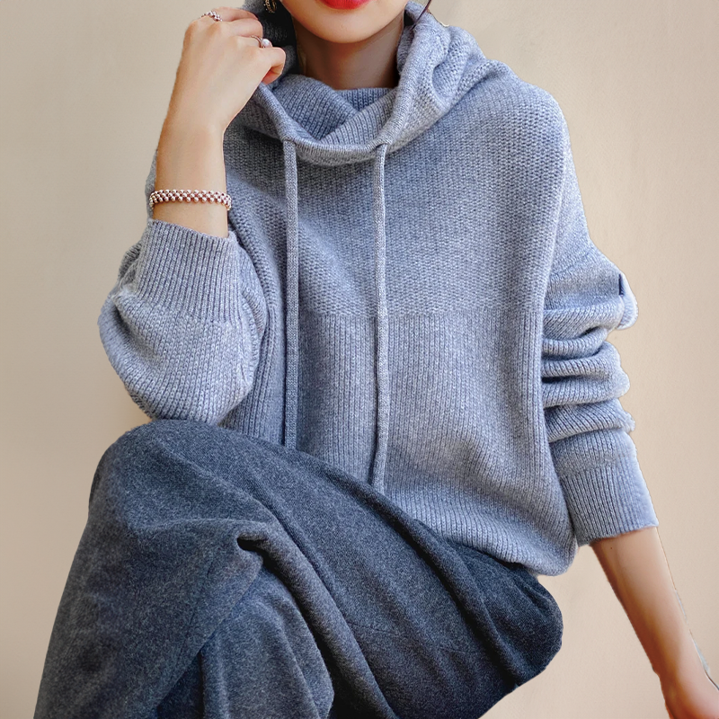 Pull oversize chic Danoir Paris Loren FR816 en vert, vue détaillée du haut avec col et manches longues.