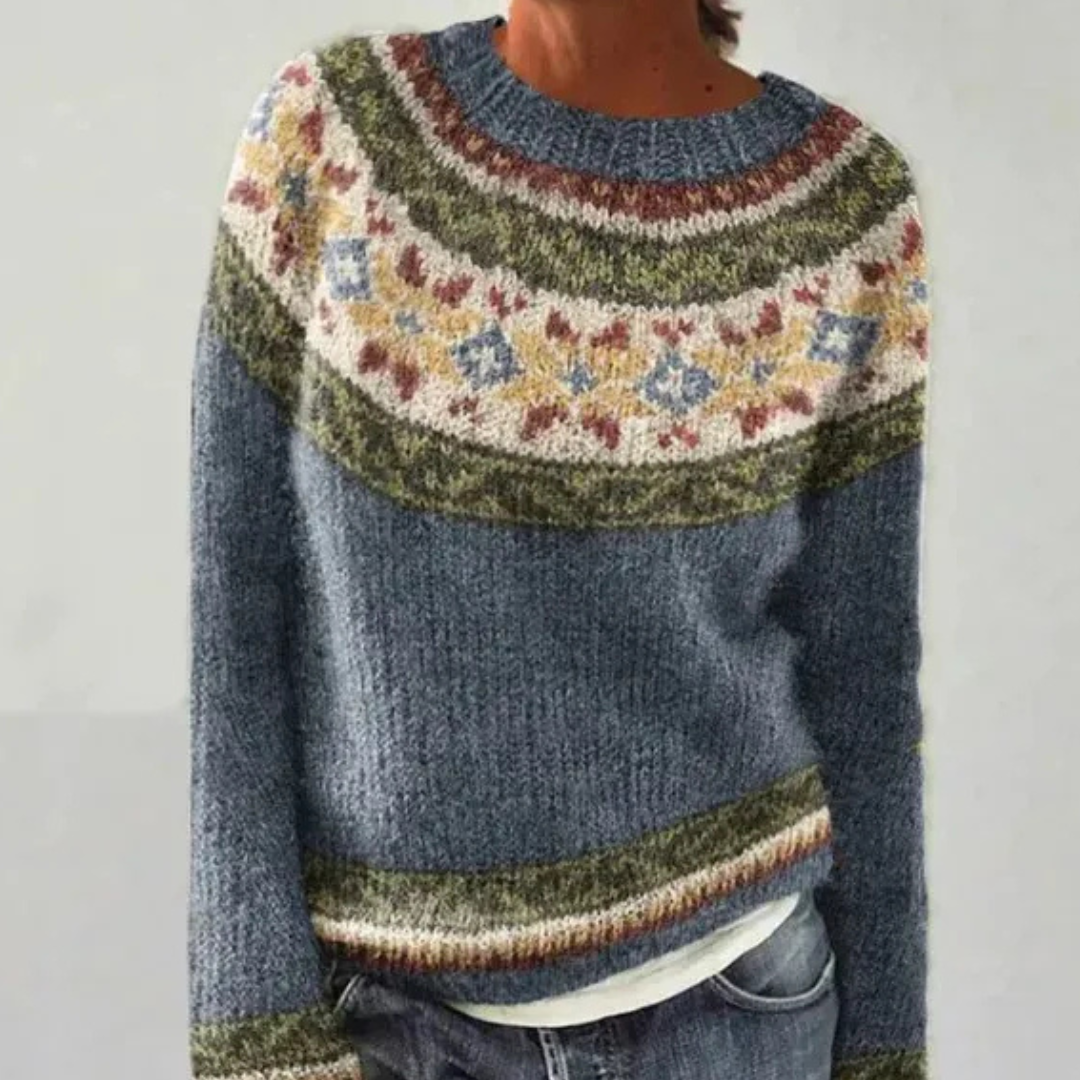 Pull rétro chic Heather de Danoir Paris, en bleu, avec un style élégant et vintage, visible sur l'image.