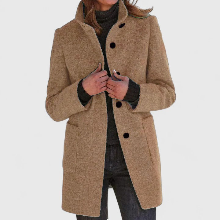 Manteau chic en laine gris Elenaaa de Danoir Paris, style élégant et sophistiqué pour femme.