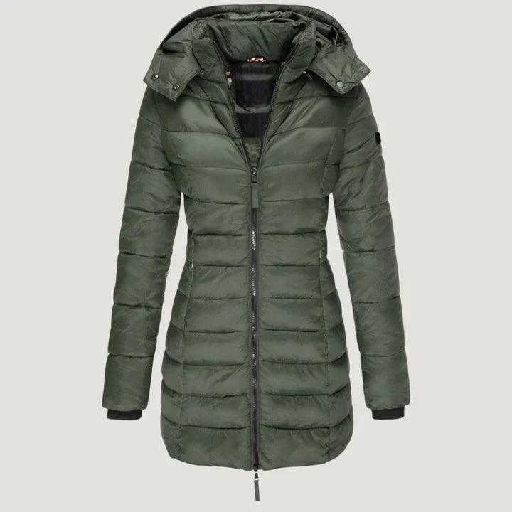 Veste d'hiver élégante Maria de Danoir Paris en bleu, coupe sophistiquée, pour femmes, vue de face.