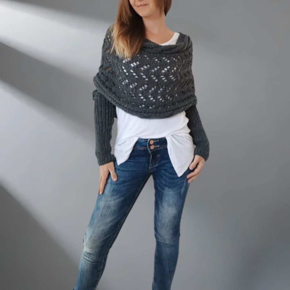 Châle tissé WarmWrap™ de Danoir Paris, élégant modèle FR860 en vert grisâtre, douceur et style pour l'hiver.