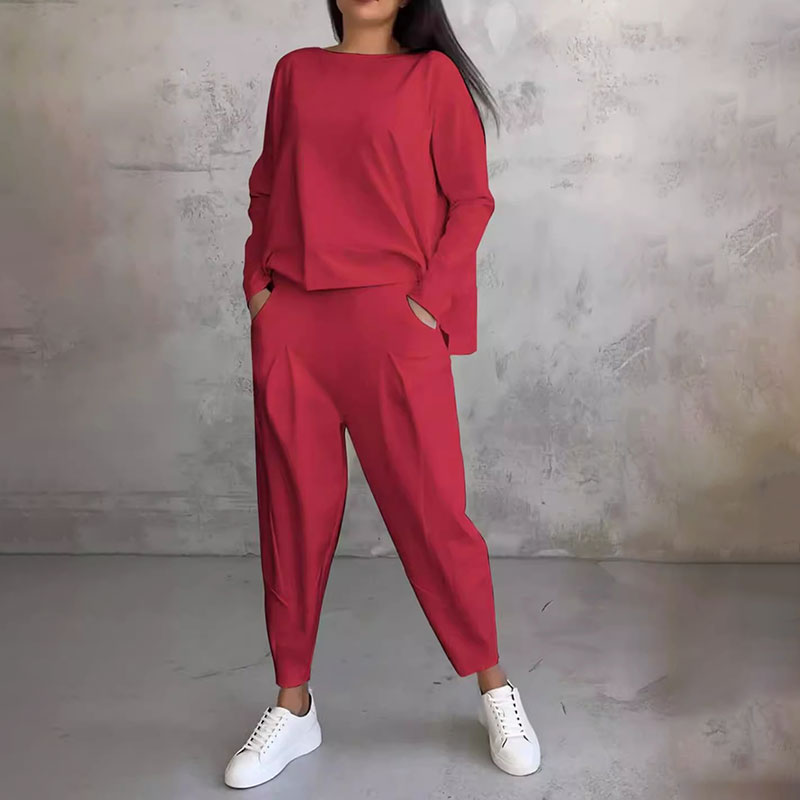 Ensemble confortable et chic FR868 de Danoir Paris, coloris noir, porté par un modèle, look élégant et décontracté.