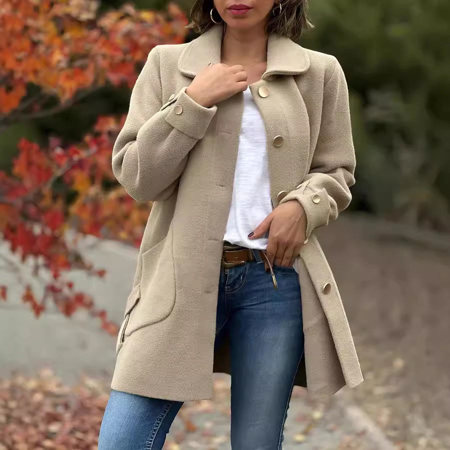Manteau oversize élégant Danoir Paris FR915 Maelis en beige, coupe ample et sophistiquée, vue de face sur fond neutre.