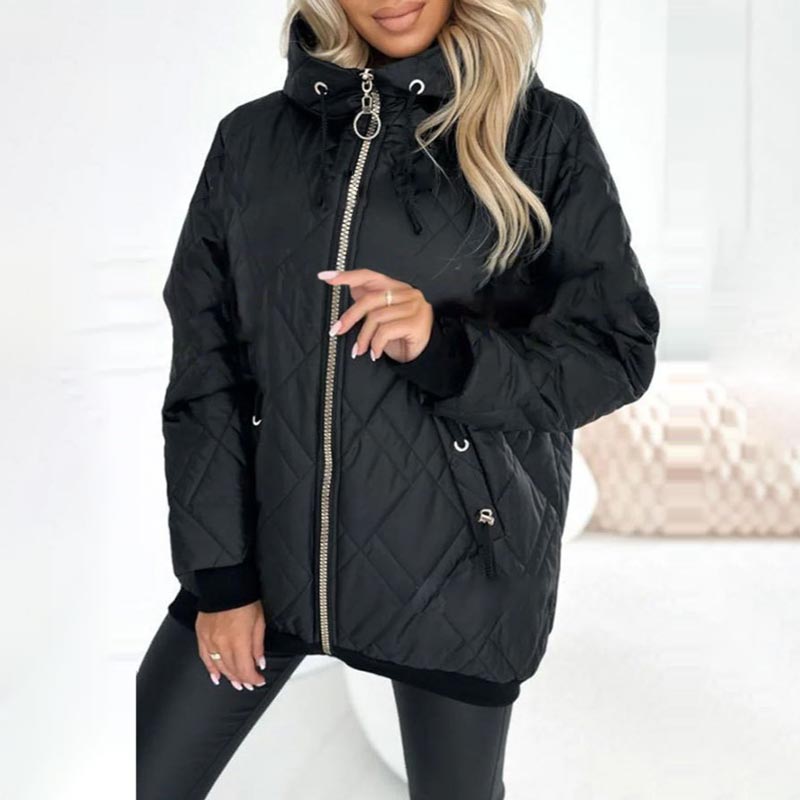 Parka d'hiver élégante Helena de Danoir Paris en rose, style sophistiqué, avec capuche et détails modernes.