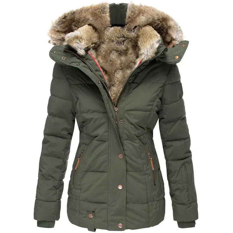 Veste hivernale élégante Celinda de Danoir Paris, modèle FR932, en noir, avec col chaud et design chic pour femme.