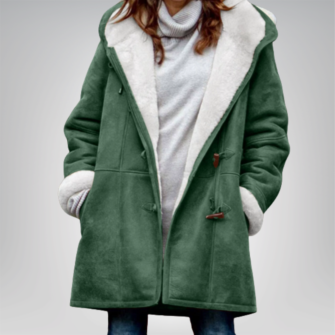 Veste élégante en fleece Danoir Paris Maria, coloris vert mousse, coupe ajustée, détail de finition raffinée.