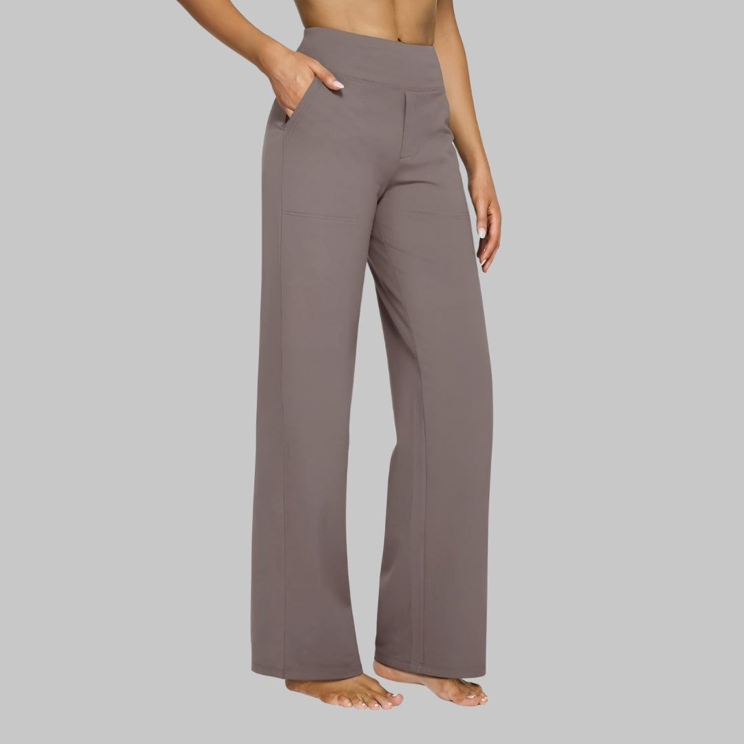 Pantalon stretch confortable Enora de Danoir Paris en taupe, coupe ajustée, tissu doux et extensible, pour un style décontracté.