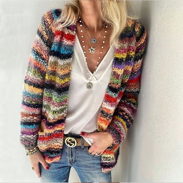 Cardigan multicolore confortable Catherine de Danoir Paris, modèle FR956, avec motifs colorés et texture douce.