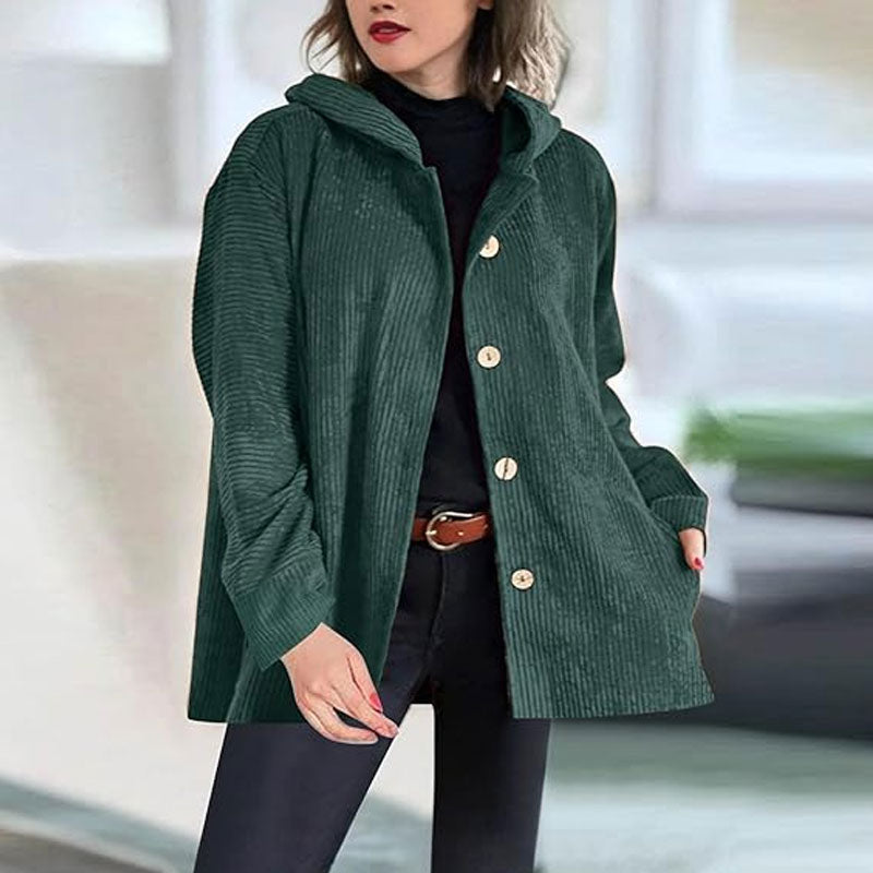 Veste en velours Bordeaux Isabelle de Danoir Paris, style confortable et élégante, portée en image.