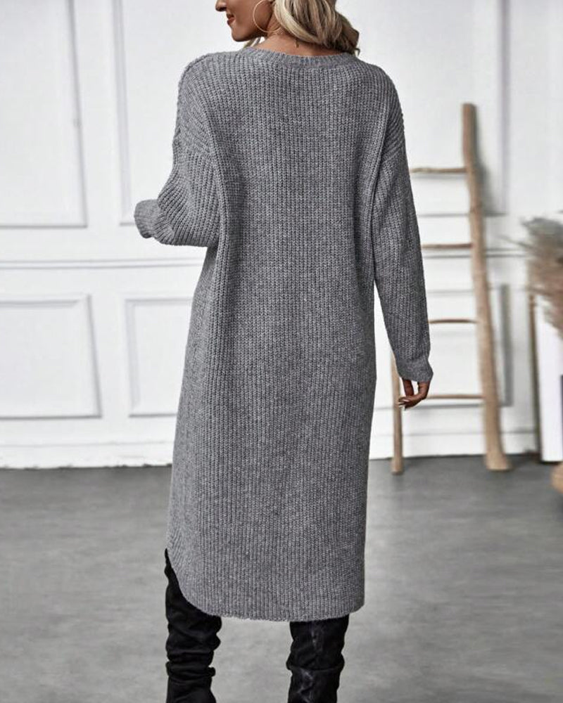 Pull long élégant Brigit de Danoir Paris en gris, detail du tissu doux et coupe fluide, parfait pour un style sophistiqué.