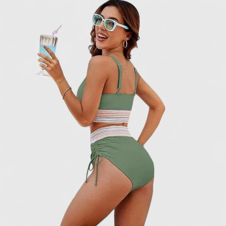 Ensemble bikini élégant vert Jayzelliah de Danoir Paris, taille XS, avec détails sophistiqués et coupe flatteuse pour la plage.