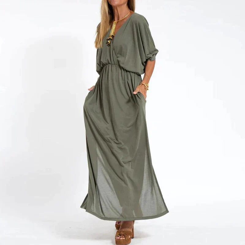 Robe vintage longue Gris clair Cosima par Danoir Paris, élégante et fluide, avec détails classiques et coupe raffinée.