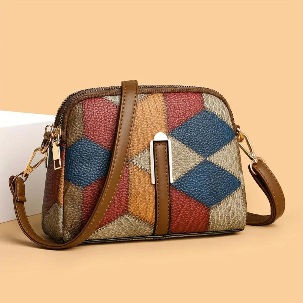 Mini sac bandoulière Danoir Paris Clio en patchwork gris, avec détails élégants et bandoulière réglable.