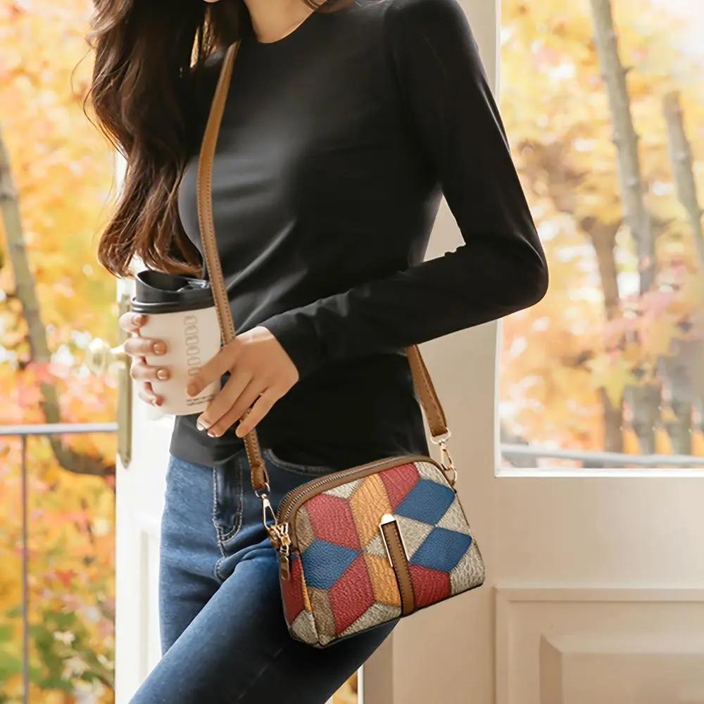 Mini sac bandoulière Danoir Paris Clio avec patchwork gris, en cuir élégant et compact pour un style tendance.